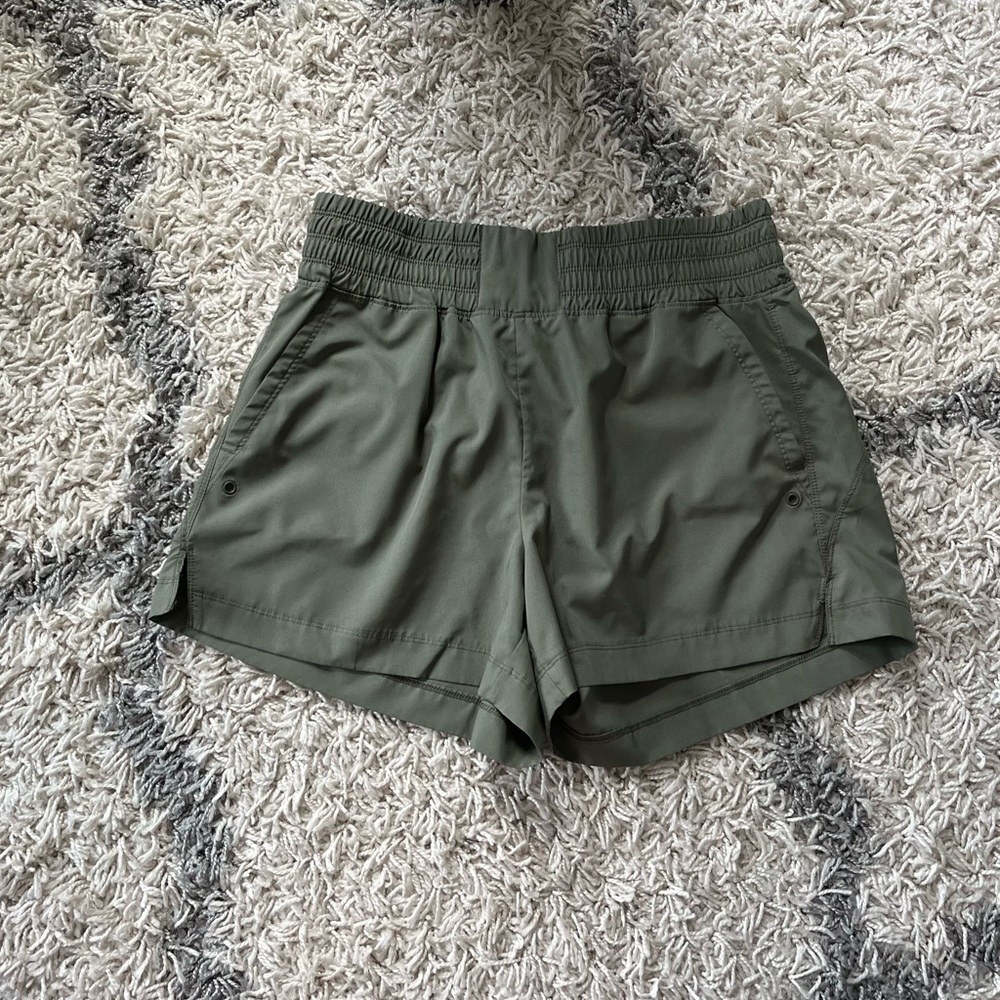 Old Navy Active Stretch Tech Green Shorts